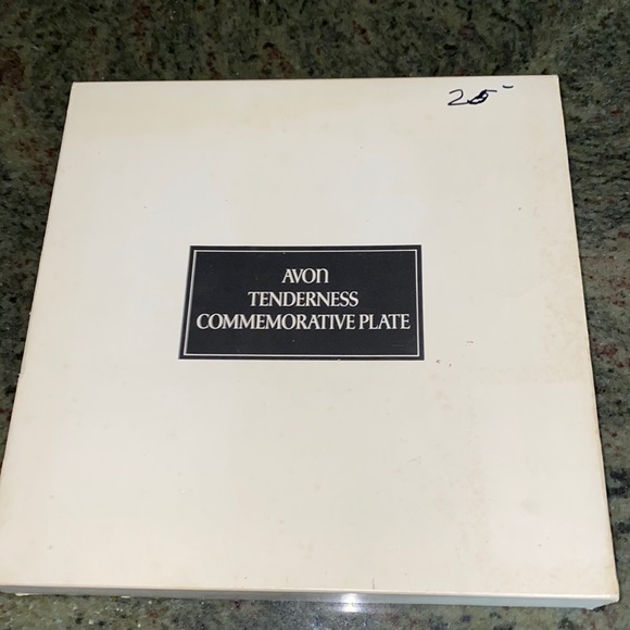 Avon Tenderness Commemorative Plate 1974 - Picture 11 of 14
